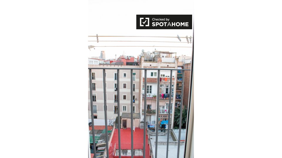 Double room Barcelona, 3 beds — photo 15