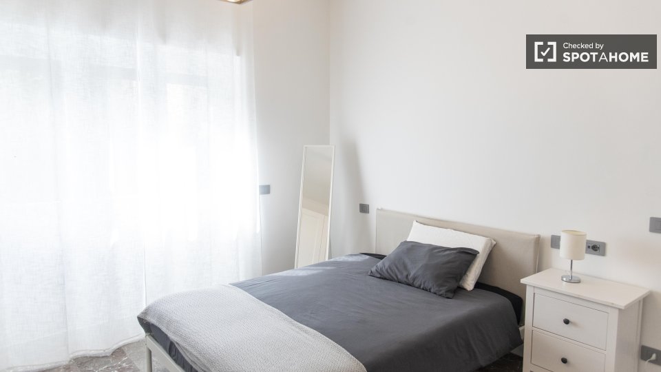 Double room Rome, 3 beds, 93m² — photo 60