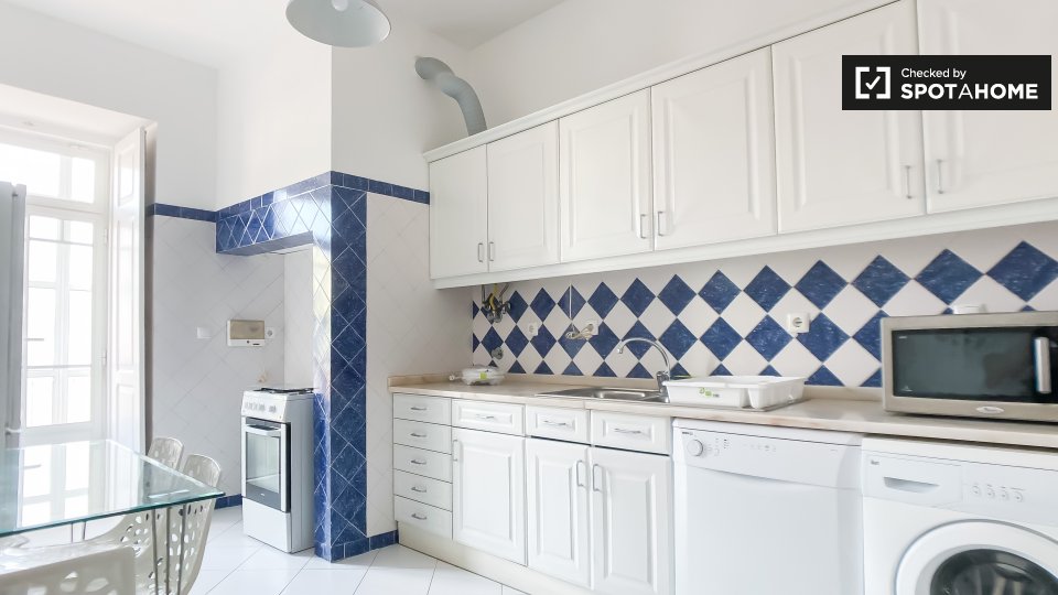 Double room Lisbon, 7 beds, 150m² — photo 9
