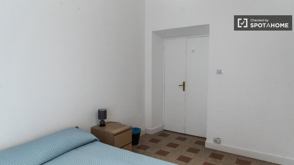 Double room Rome, 3 beds — photo 11