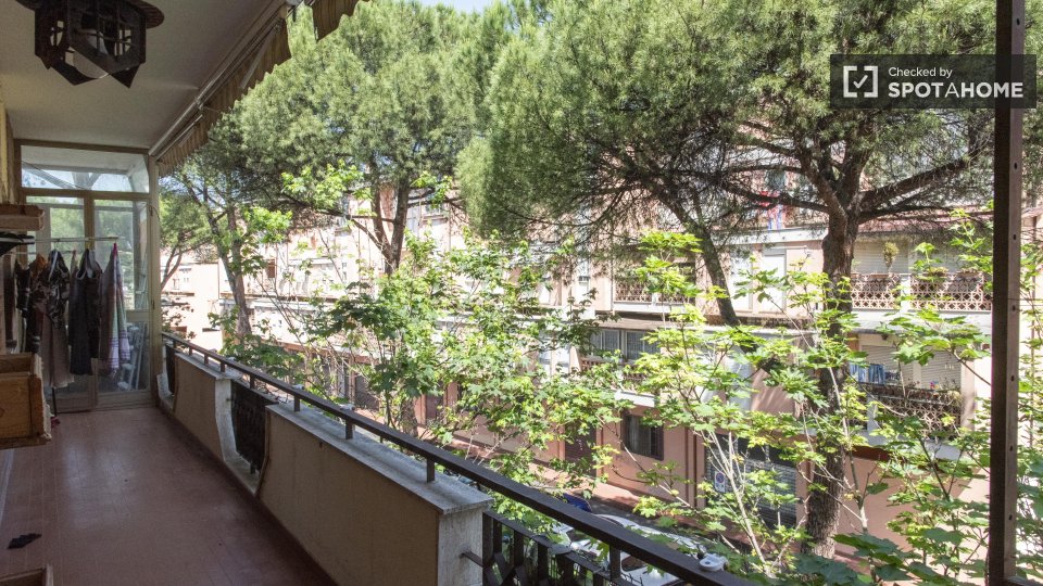Double room Rome, 3 beds — photo 17