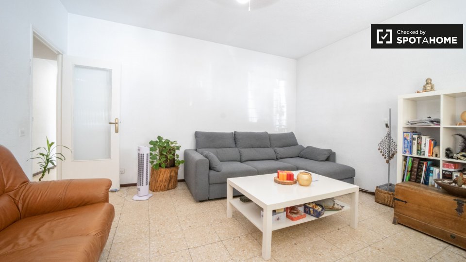 Double room Madrid, 2 beds, 75m² — photo 6