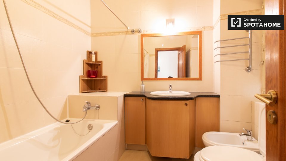 Apartment Lisbon, 2 beds — photo 19