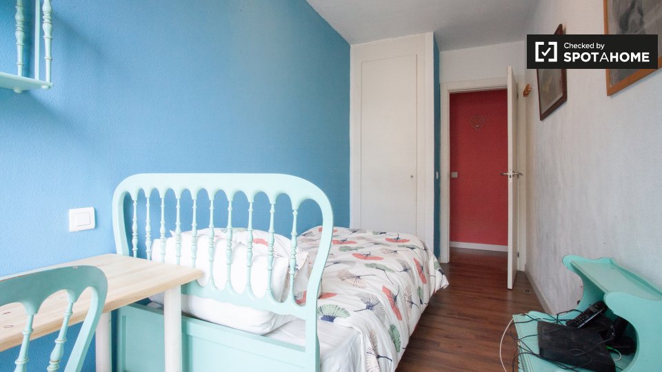 Double room Madrid, 4 beds, 98m² — photo 3