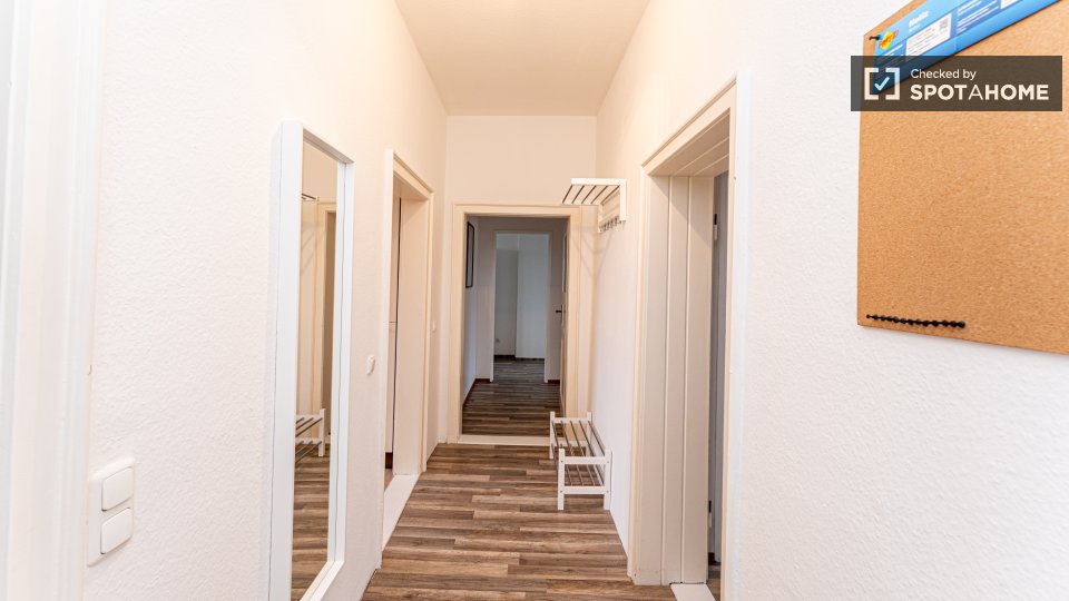 Double room Berlin, 5 beds, 69m² — photo 1