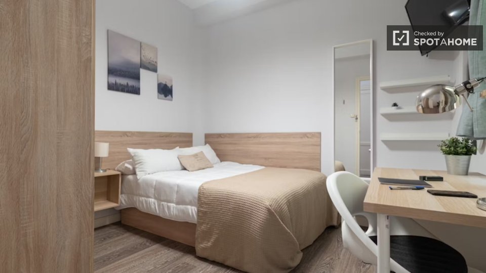 Double room Madrid, 5 beds, 120m² — photo 40