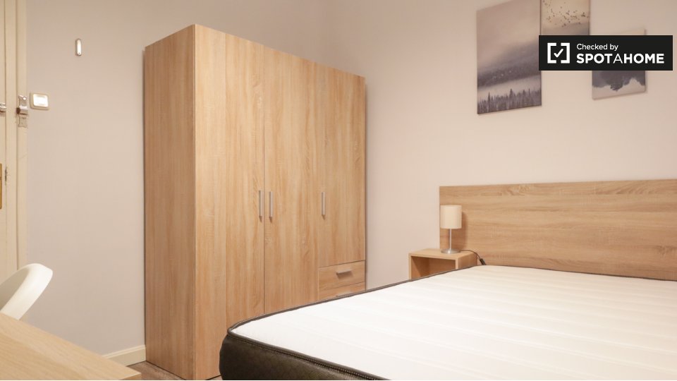 Double room Madrid, 5 beds, 120m² — photo 13