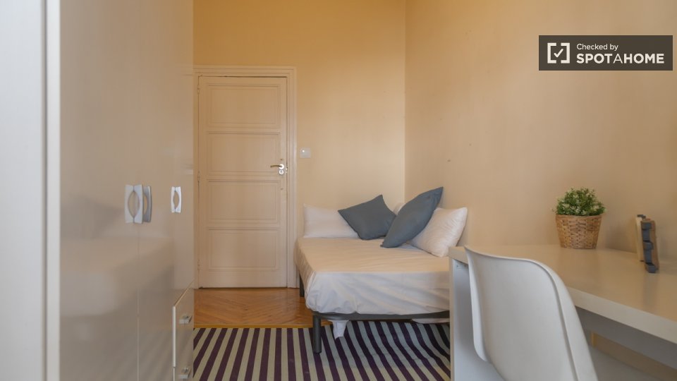 Double room Madrid, 9 beds — photo 15
