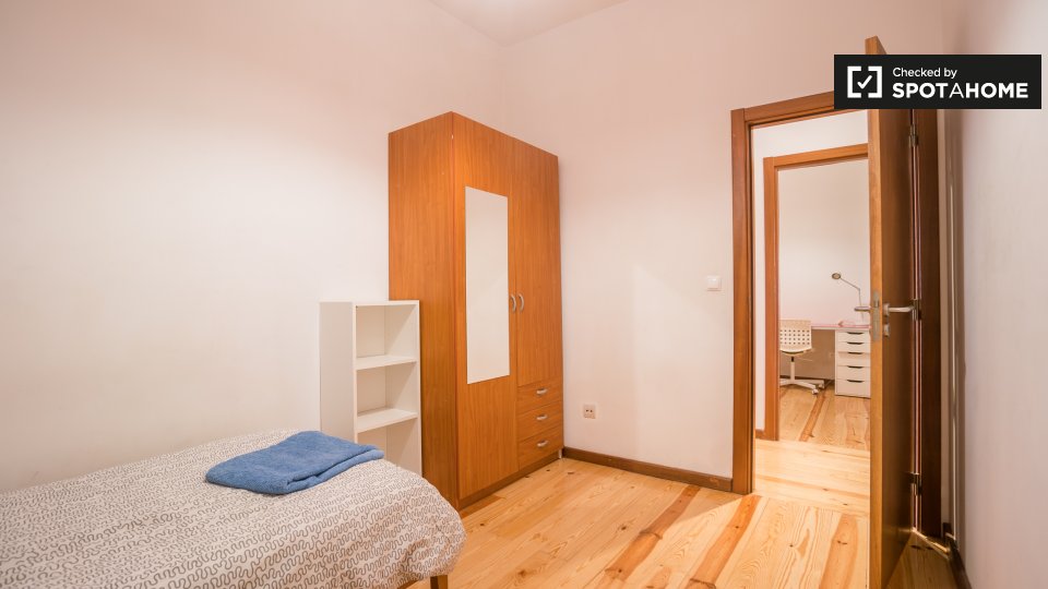 Double room Lisbon, 6 beds, 150m² — photo 2