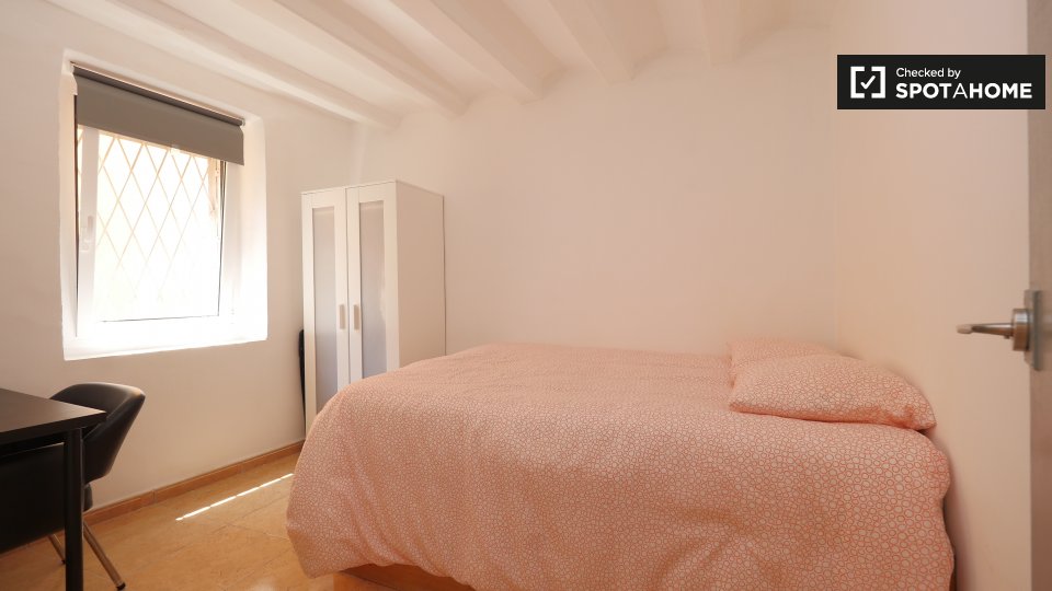 Double room Barcelona, 5 beds, 130m² — photo 1