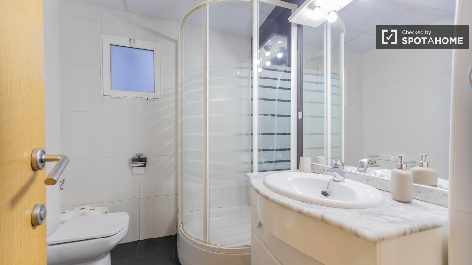 Apartment Valencia, 2 beds, 78m² — photo 35
