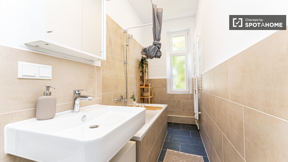 Double room Berlin, 4 beds, 57m² — photo 15
