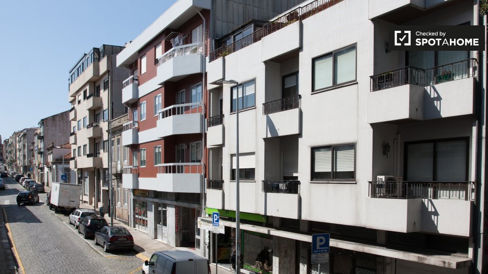 Double room Porto, 9 beds, 285m² — photo 8