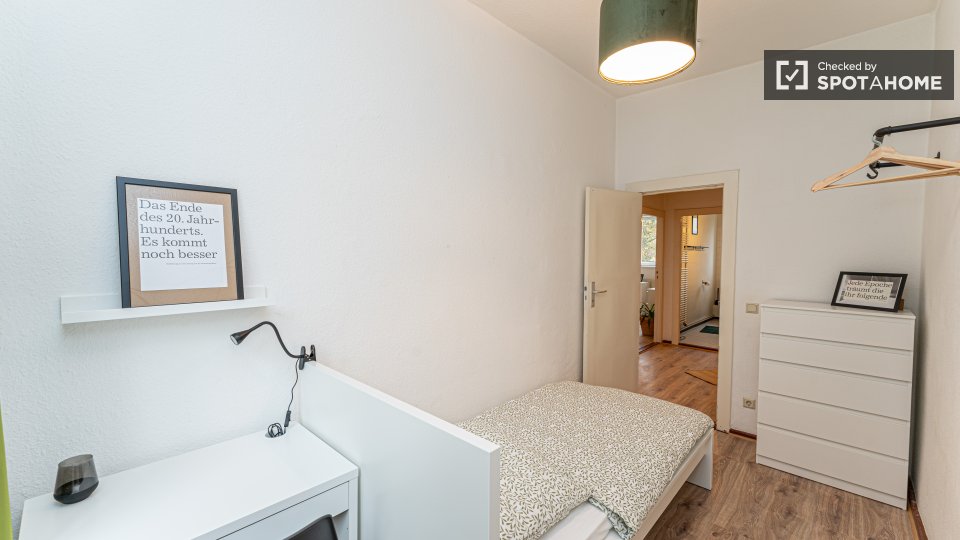 Double room Berlin, 4 beds, 64m² — photo 9