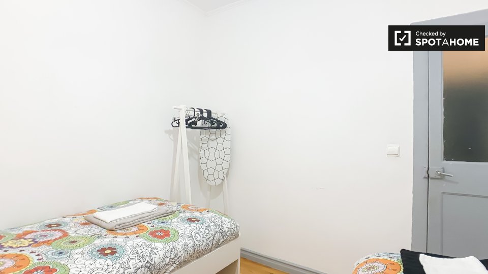 Apartment Lisbon, 3 beds, 90m² — photo 16