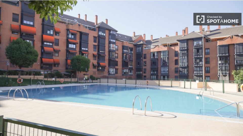 Double room Madrid, 3 beds, 150m² — photo 28