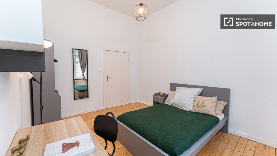 Double room Berlin, 3 beds, 75m² — photo 6