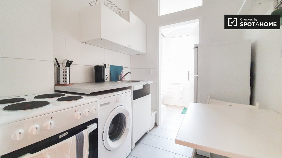 Double room Berlin, 2 beds, 40m² — photo 4