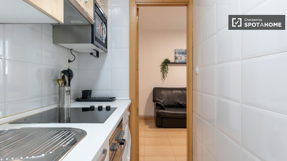 Double room Madrid, 3 beds — photo 34