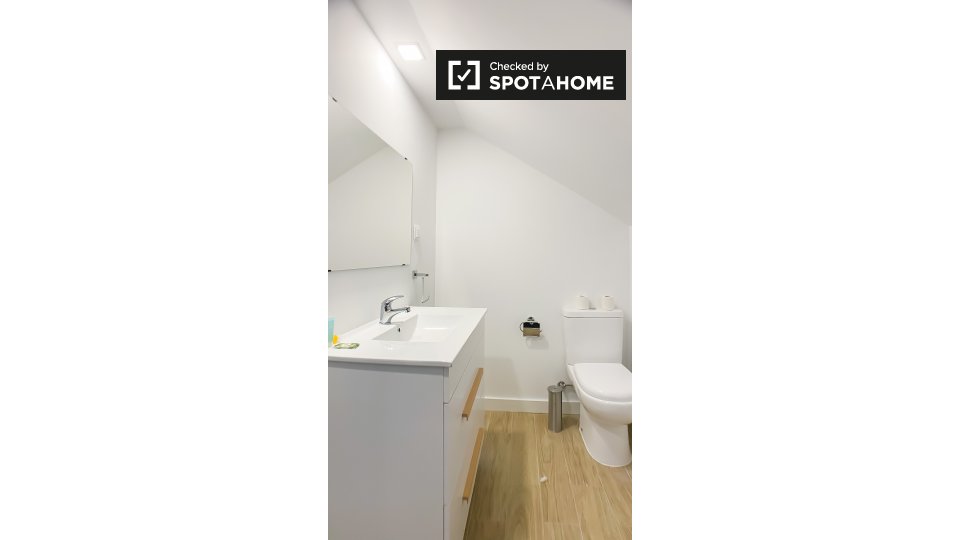 Apartment Lisbon, 5 beds — photo 17