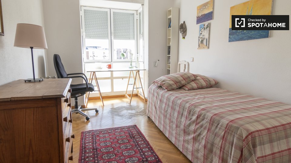 Double room Madrid, 1 bed, 100m² — photo 1