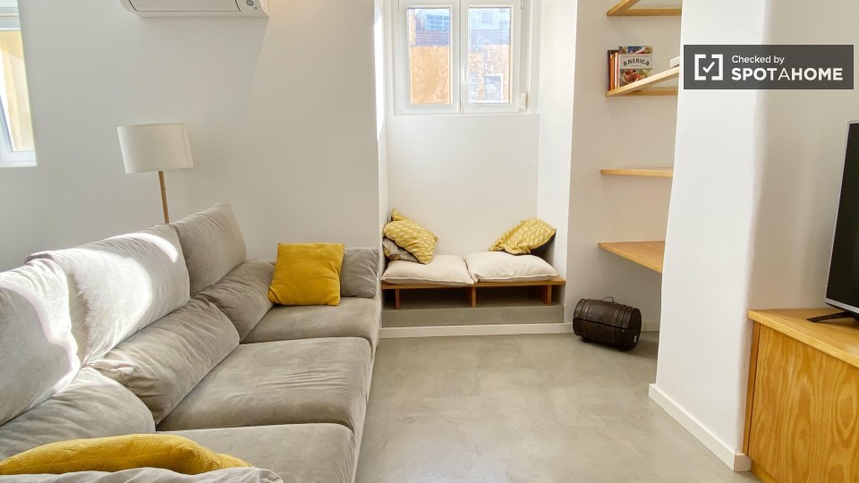 Apartment Lisbon, 2 beds, 117m² — photo 7