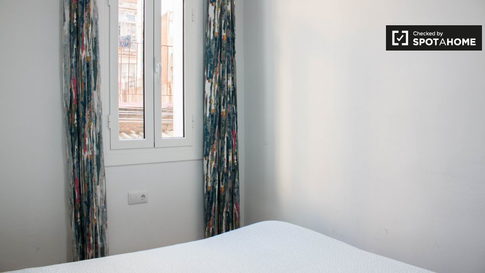 Double room Barcelona, 3 beds, 60m² — photo 19