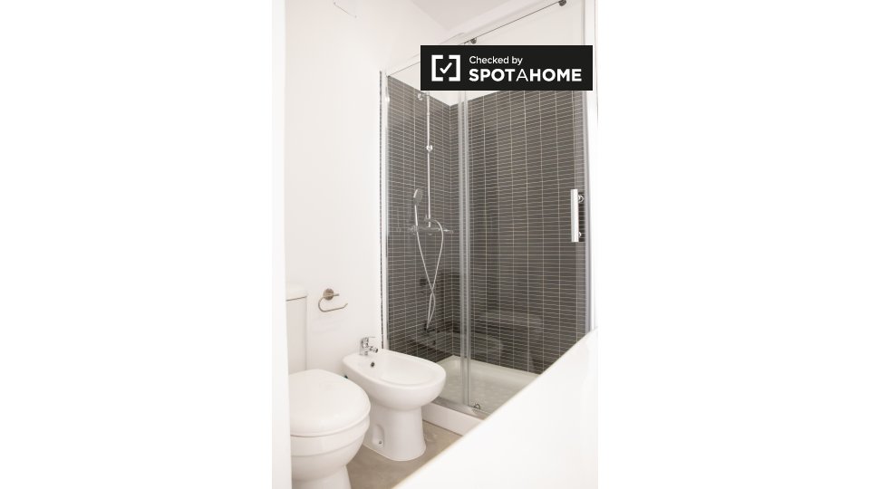 Apartment Lisbon, 5 beds, 100m² — photo 19