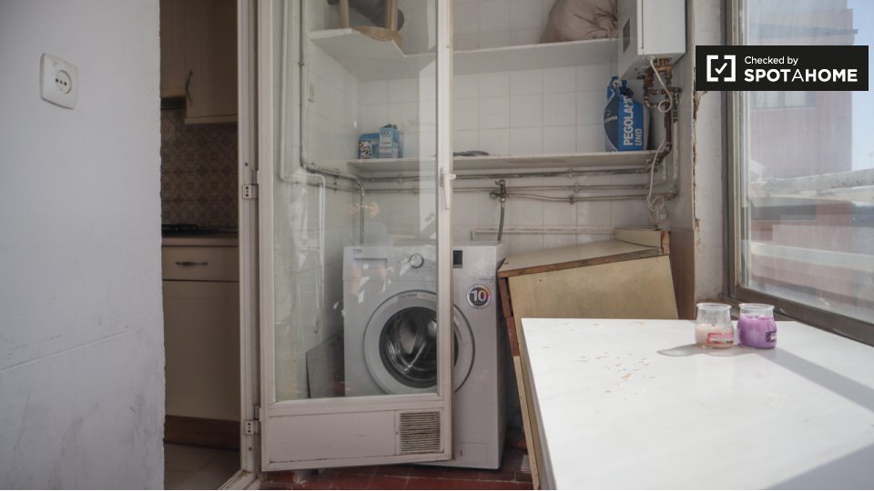 Double room Madrid, 6 beds, 200m² — photo 19