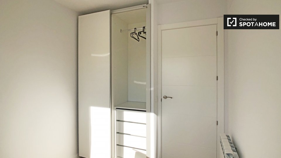 Double room Madrid, 2 beds, 60m² — photo 2