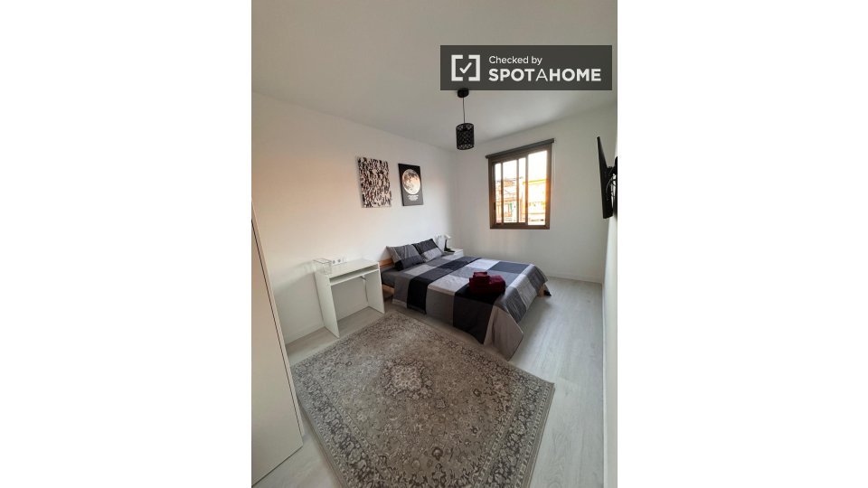 Double room Barcelona, 4 beds, 80m² — photo 15