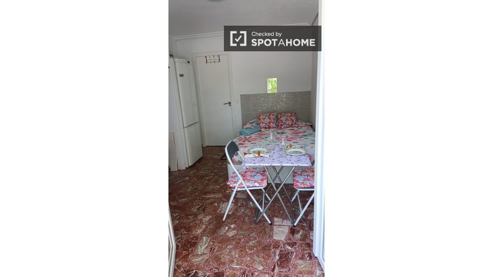 Double room Madrid, 7 beds, 180m² — photo 49