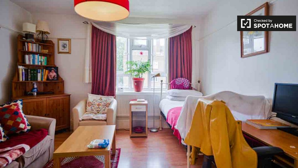 Double room London, 2 beds — photo 1