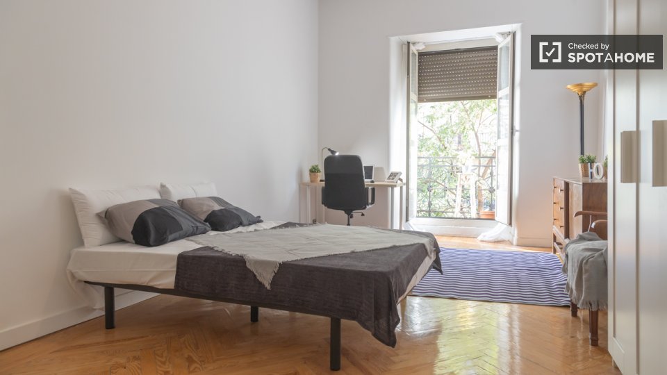 Double room Madrid, 9 beds — photo 11