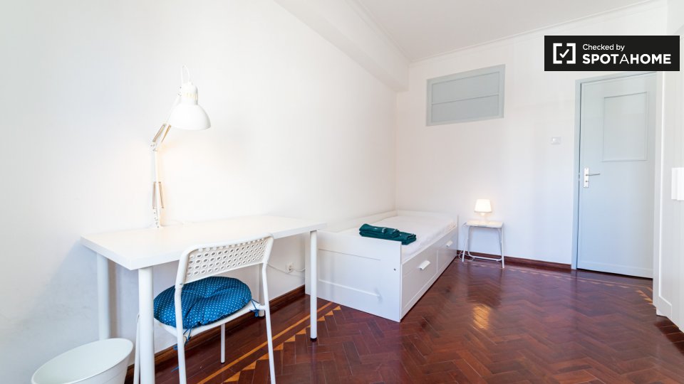 Double room Lisbon, 4 beds, 120m² — photo 4