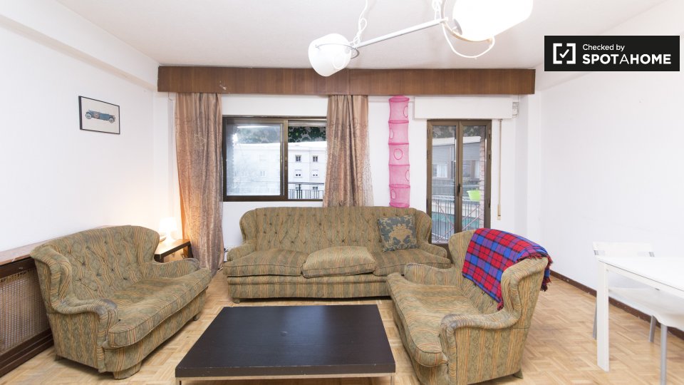 Double room Madrid, 4 beds, 140m² — photo 10