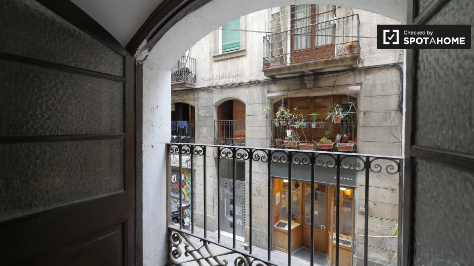 Double room Barcelona, 4 beds — photo 10