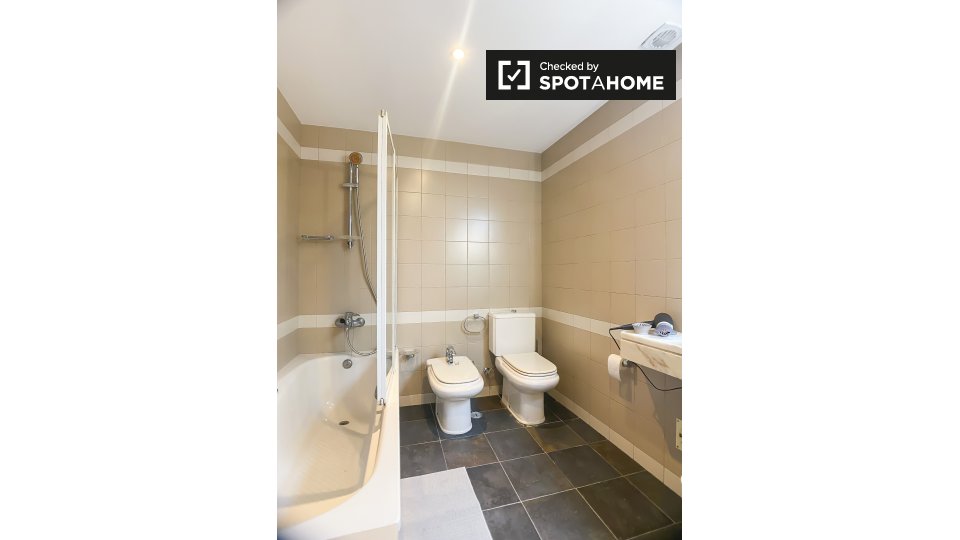 Apartment Lisbon, 2 beds — photo 15