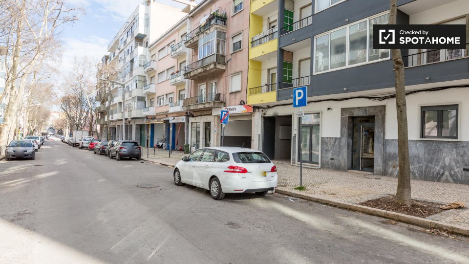 Double room Lisbon, 2 beds, 60m² — photo 16