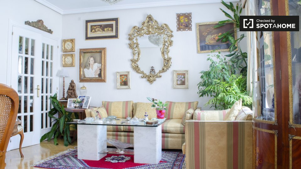 Double room Madrid, 3 beds, 100m² — photo 9