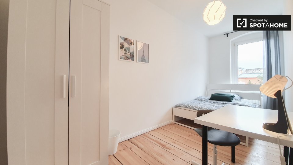 Double room Berlin, 3 beds — photo 1