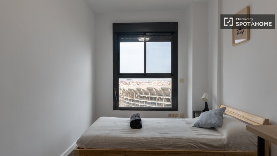 Apartment Valencia, 4 beds, 152m² — photo 9