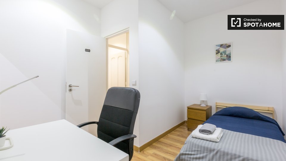 Double room Lisbon, 6 beds, 120m² — photo 2