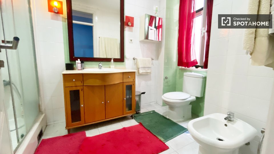 Double room Lisbon, 5 beds, 110m² — photo 36