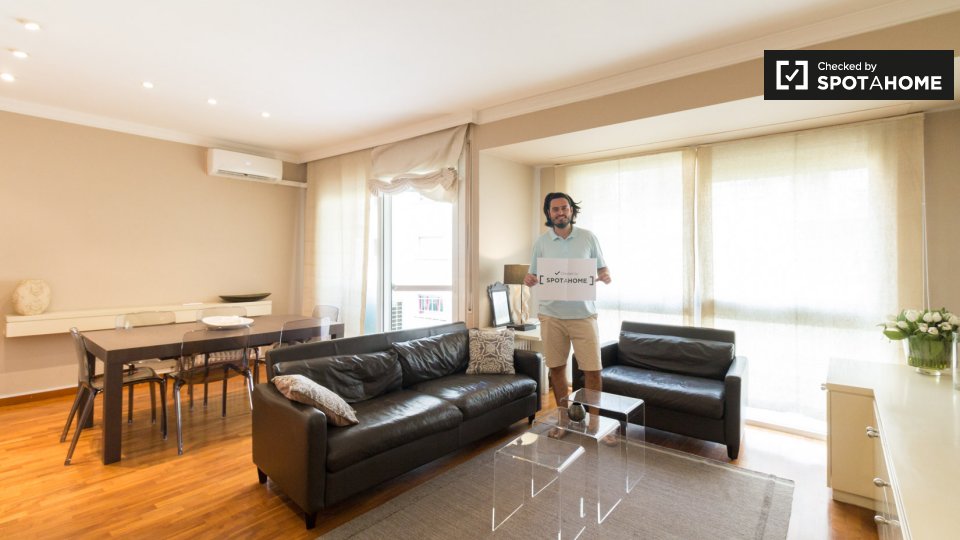 Apartamento de 3 dormitorios en alquiler en Barcelona