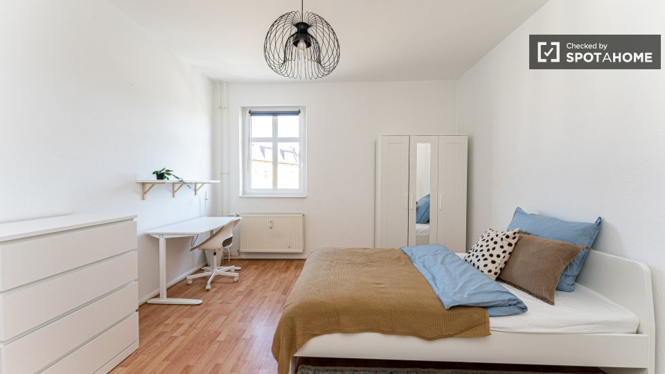 Double room Berlin, 5 beds, 84m² — photo 2