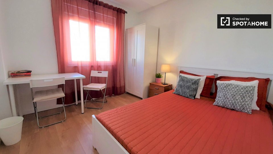 Double room Lisbon, 4 beds, 100m² — photo 1