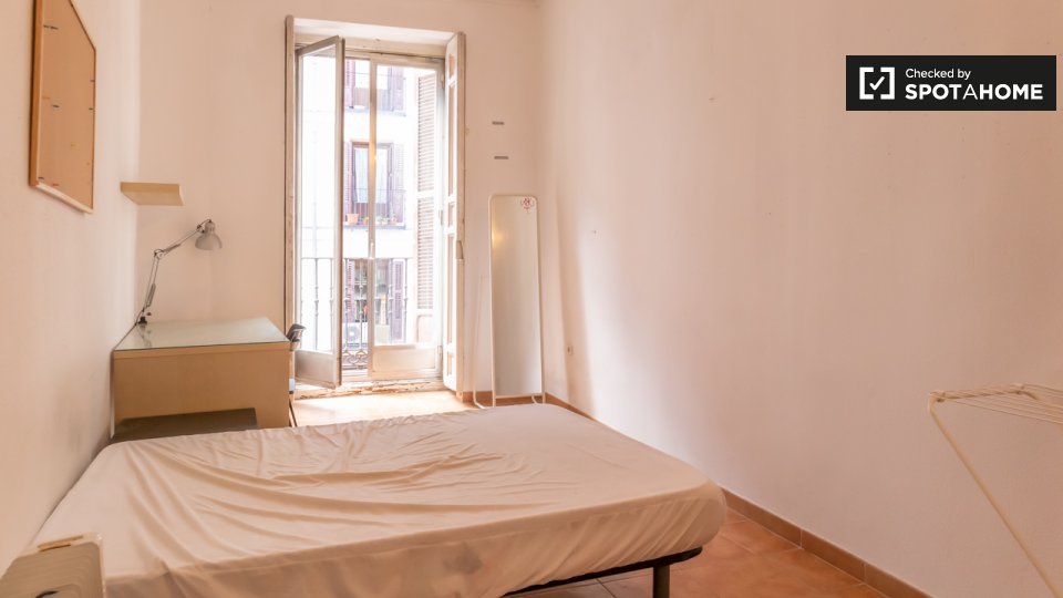 Double room Madrid, 4 beds — photo 2