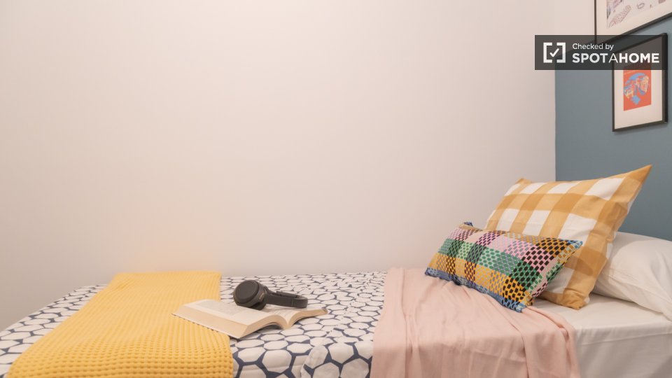 Double room Madrid, 10 beds — photo 9