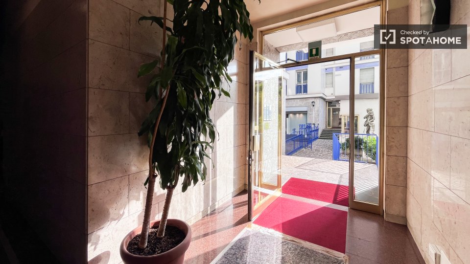 Double room Milan, 4 beds — photo 6